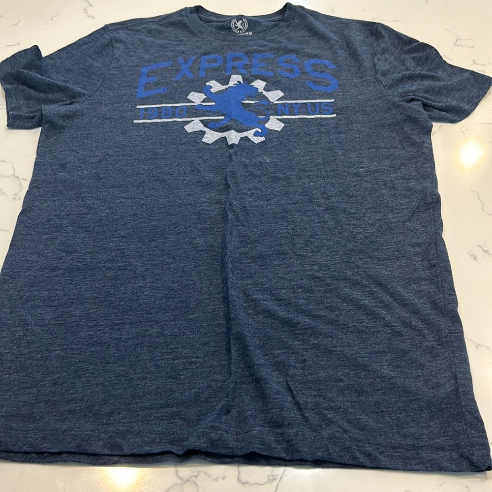 Graphic tee